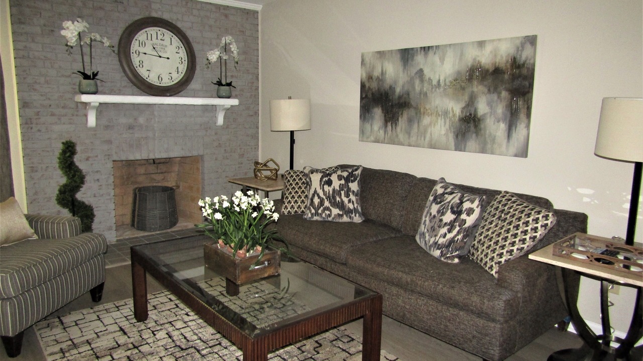 Photo of Livingroom in McAlpine