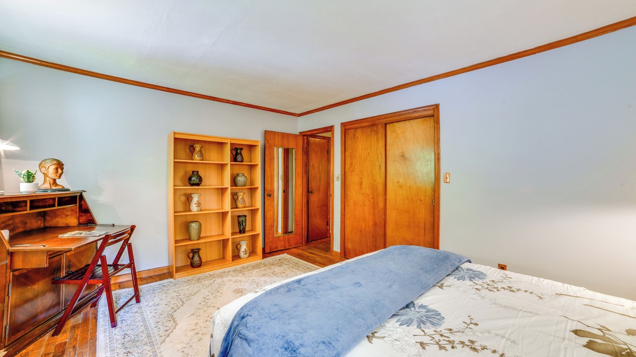 Photo of Bedroom in Roscoe