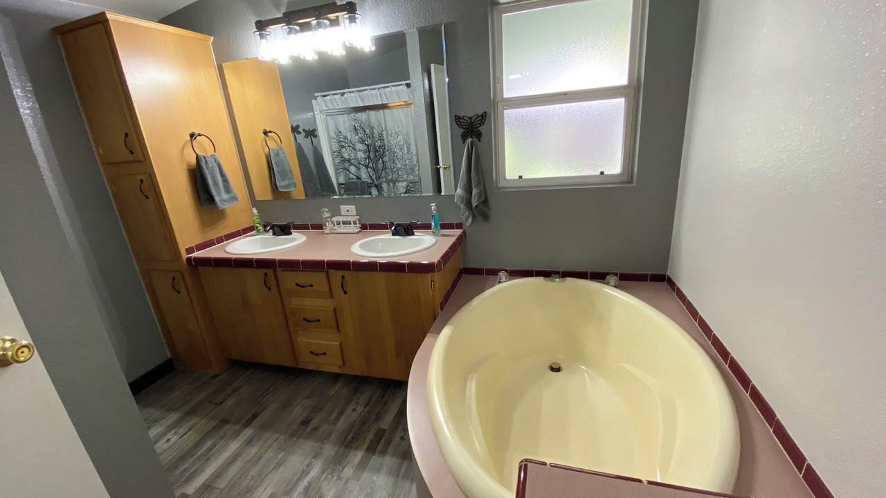Photo of Bathroom in St. Maries