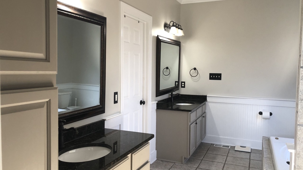 Photo of Bathroom in Bowling Green