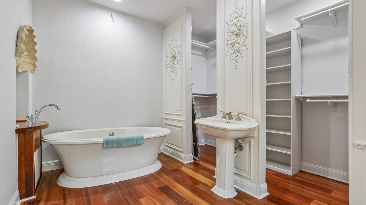 Photo of Bathroom in Comanche Trail