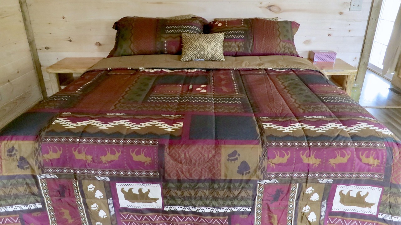 Photo of Bedroom in Nelsonville