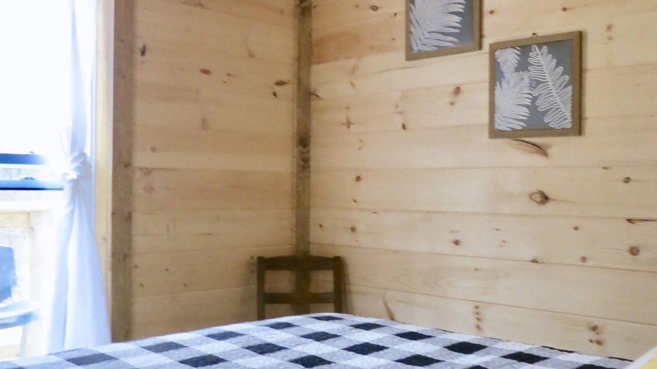 Photo of Bedroom in Nelsonville