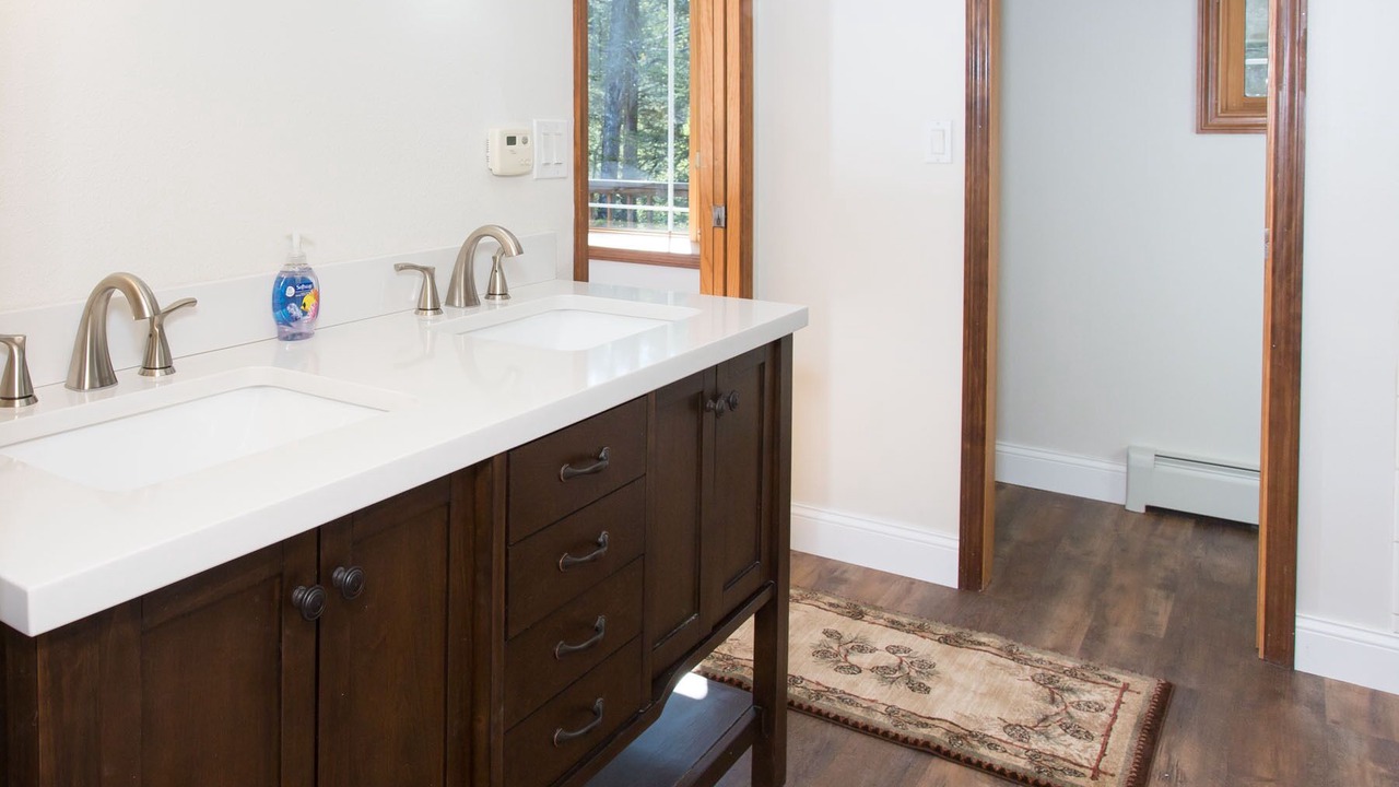 Photo of Bathroom in Nye