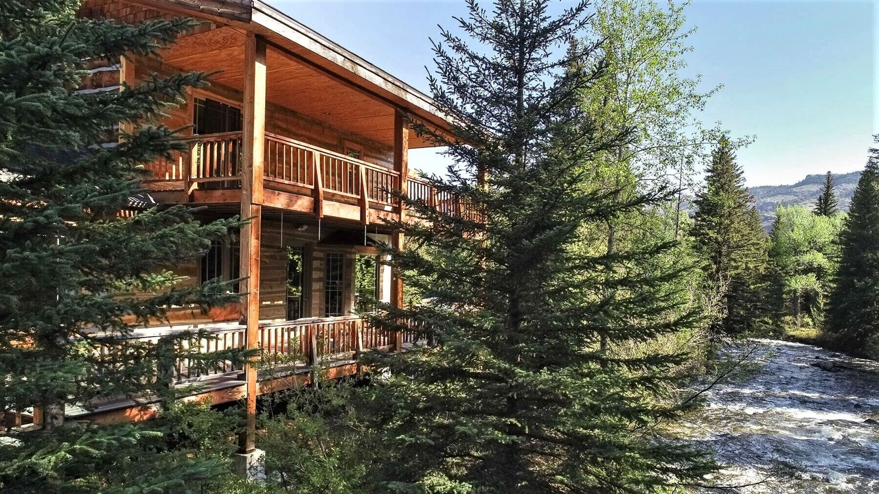 Photo of Outdoor in Nye