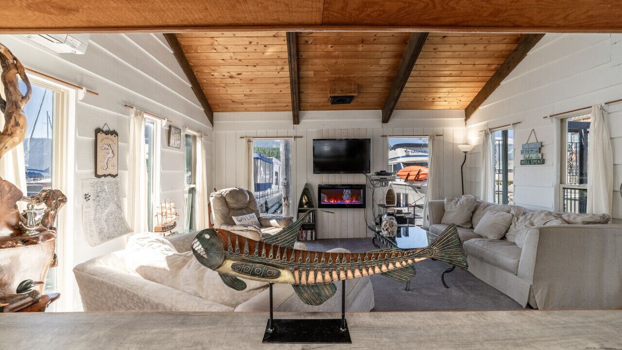 Photo of Livingroom in Bayview