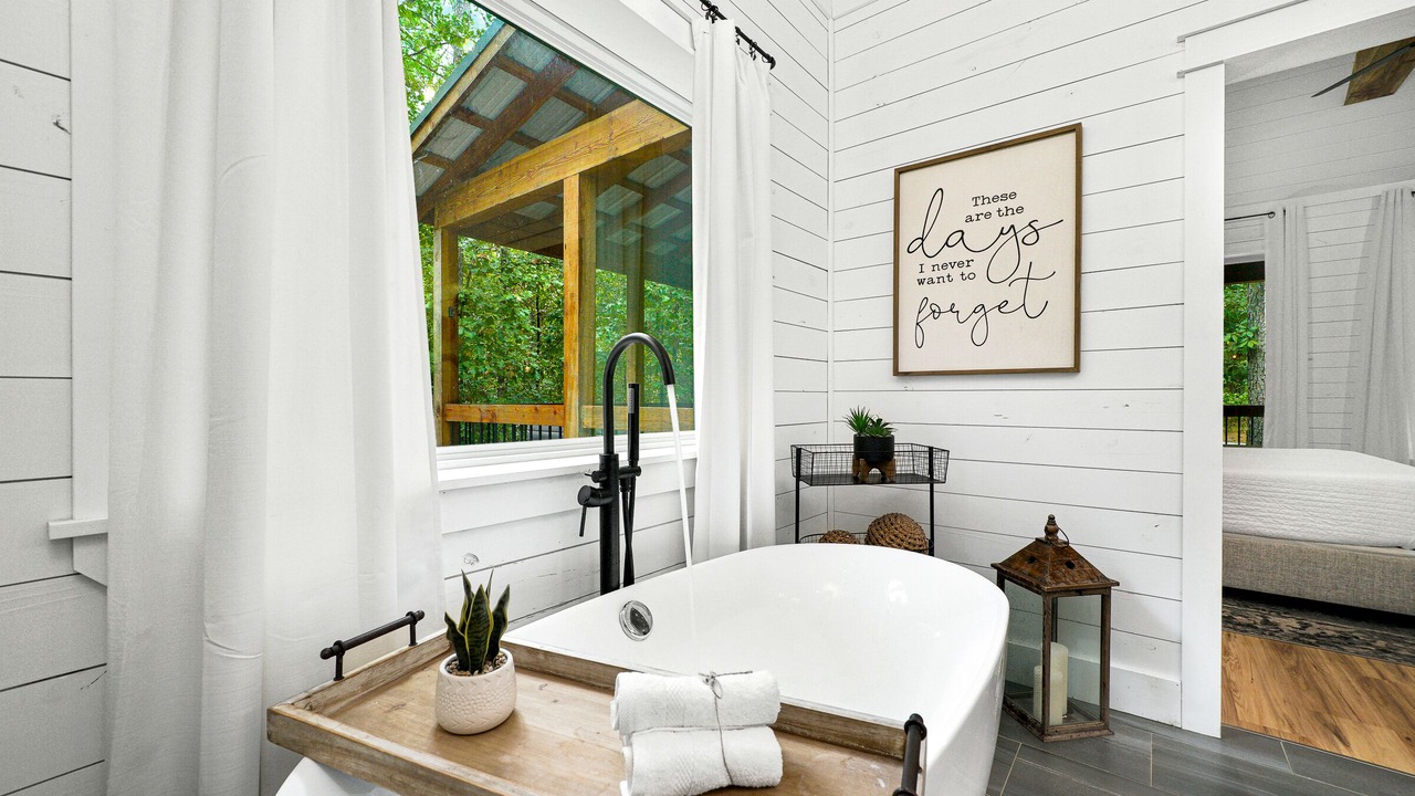 Photo of Bathroom in Broken Bow