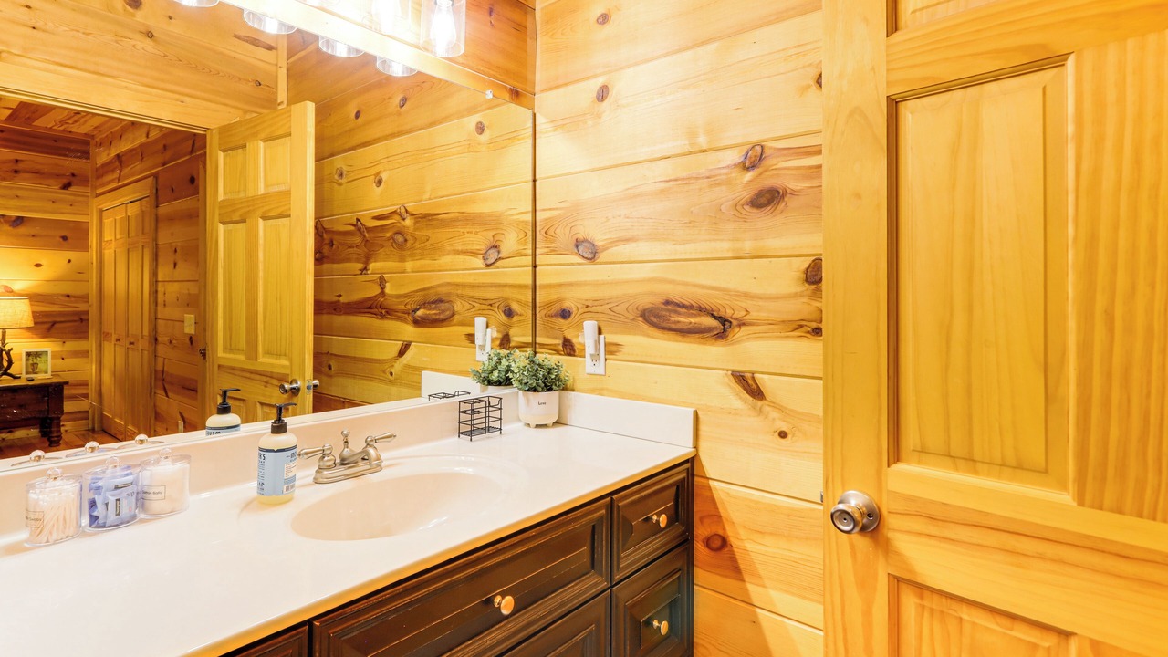 Photo of Bathroom in Walnut Mountain