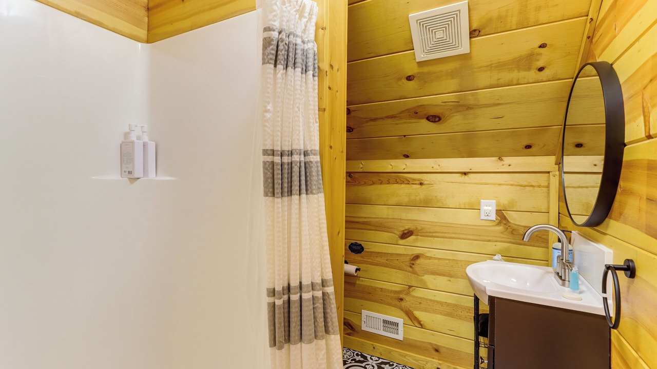 Photo of Bathroom in Walnut Mountain