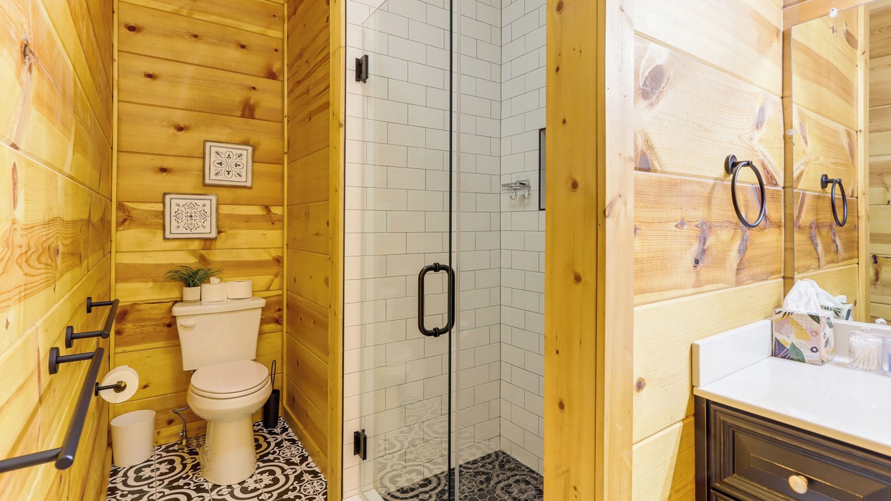 Photo of Bathroom in Walnut Mountain