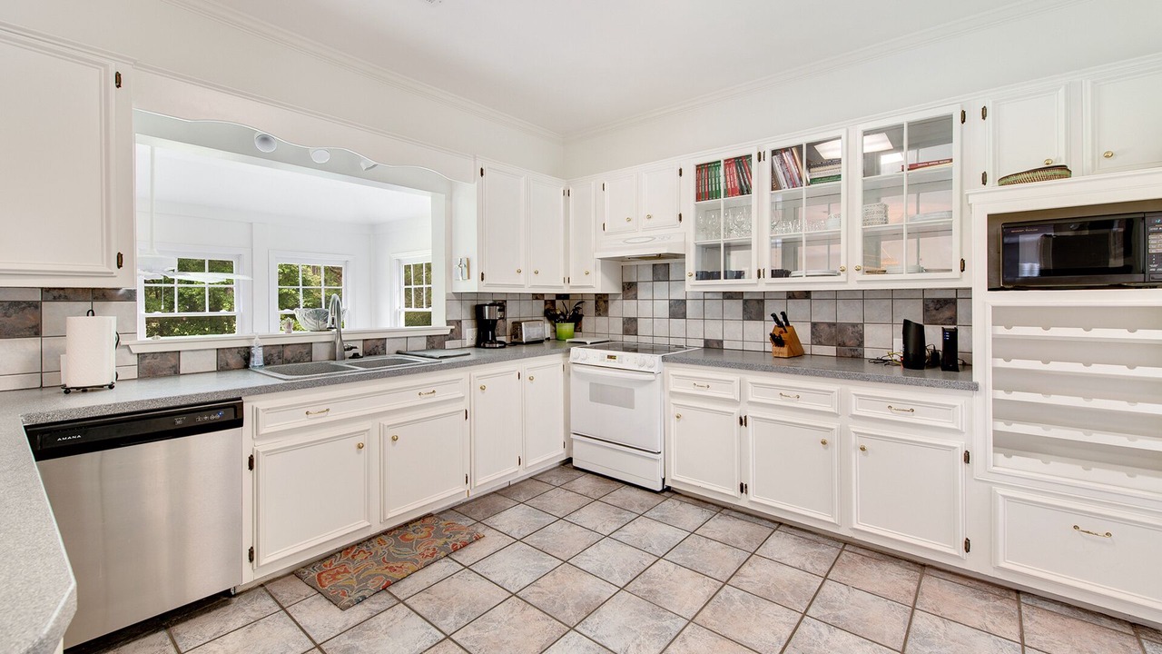 Photo of Kitchen in Debordieu Colony