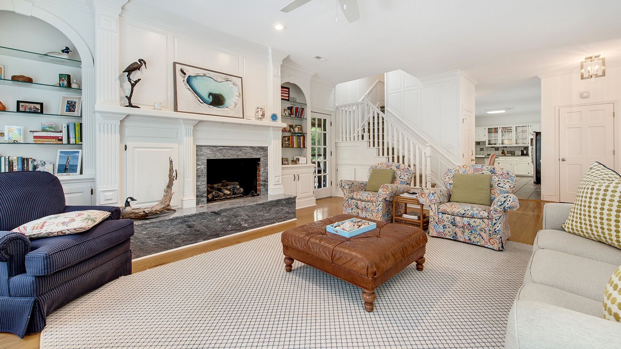 Photo of Livingroom in Debordieu Colony
