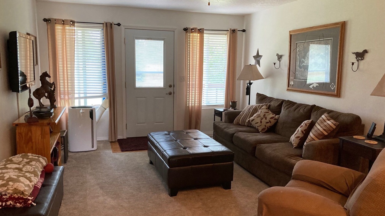 Photo of Livingroom in Athol
