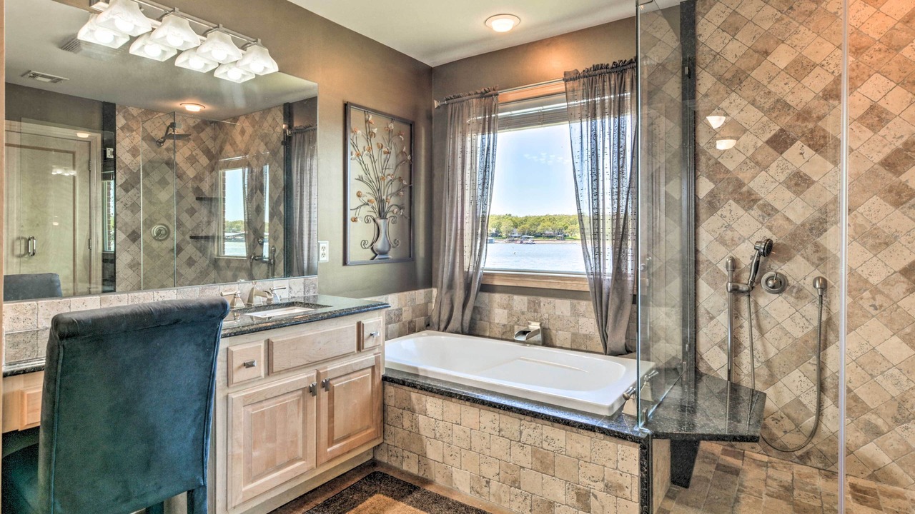 Photo of Bathroom in Cleora