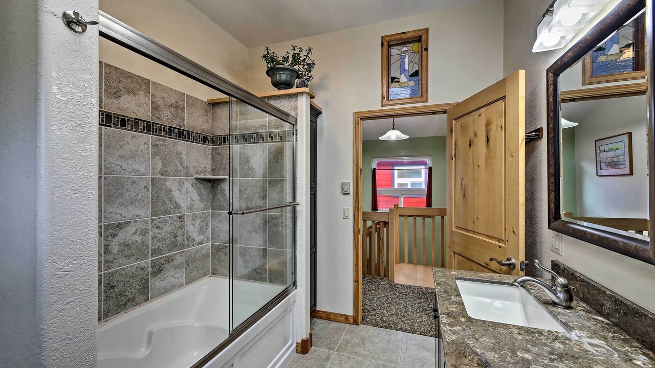 Photo of Bathroom in Waldport
