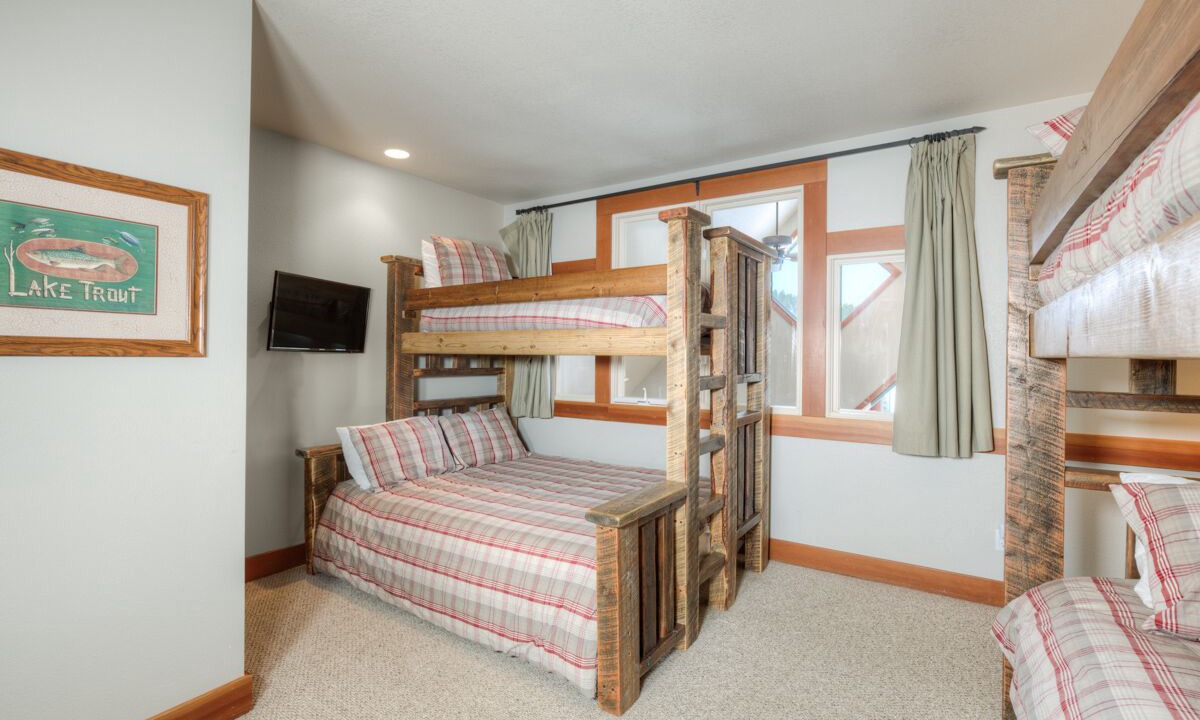 Photo of Bedroom in Saddle Ridge