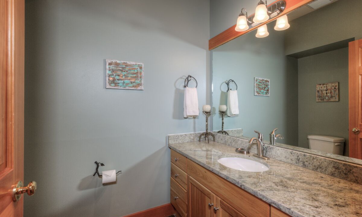 Photo of Bathroom in Saddle Ridge