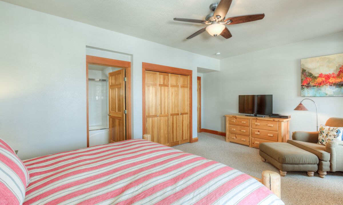 Photo of Bedroom in Saddle Ridge
