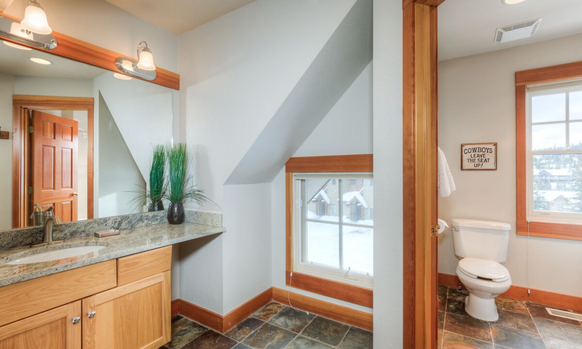 Photo of Bathroom in Saddle Ridge