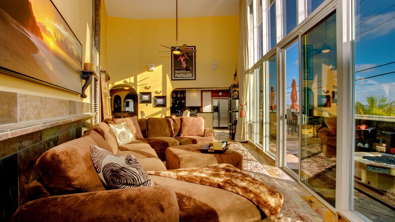 Photo of Livingroom in North Pacific Beach