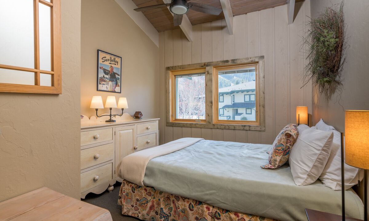 Photo of Bedroom in Warm Springs