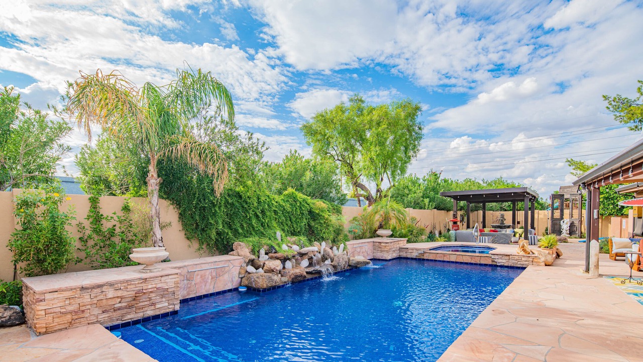 Photo of Outdoor in Paradise Valley Village