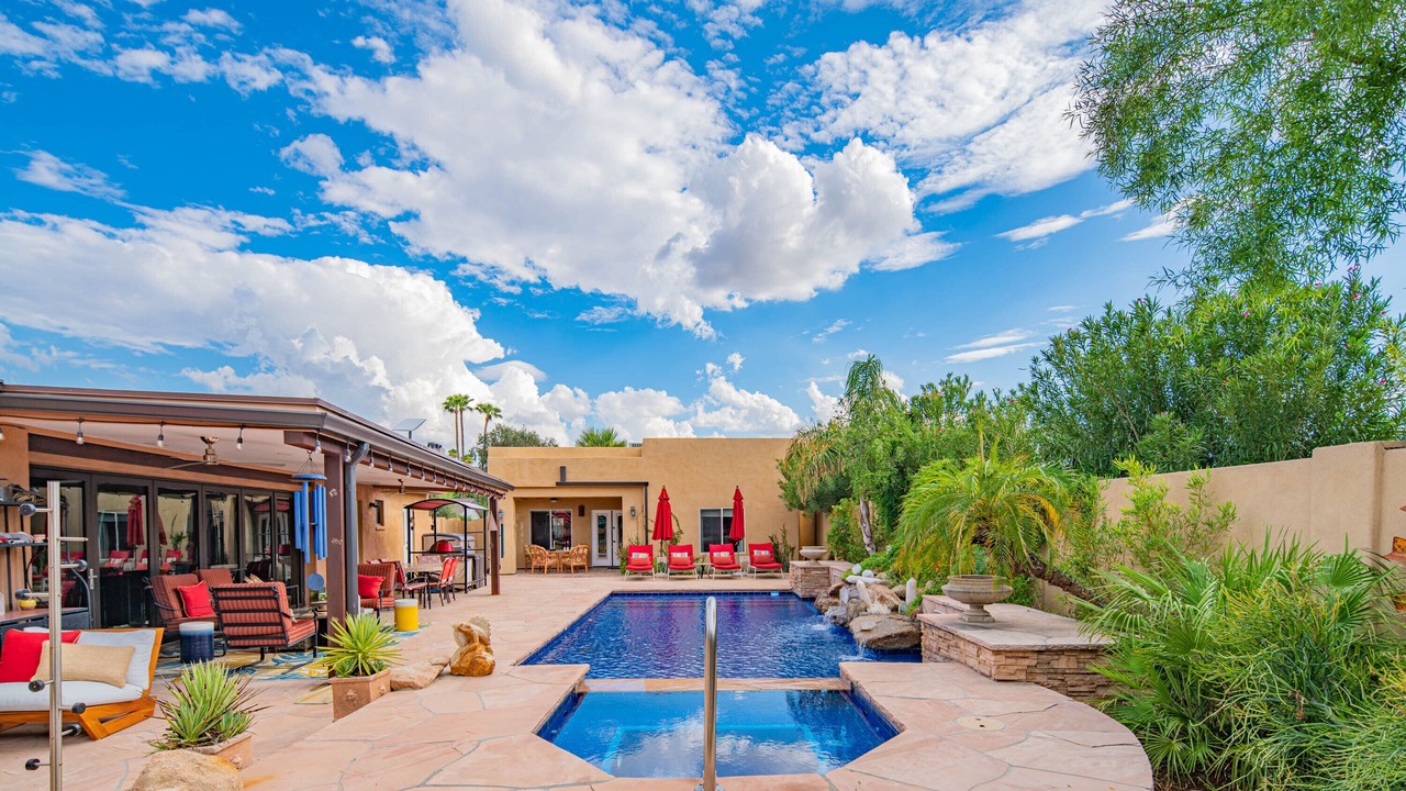 Photo of Outdoor in Paradise Valley Village