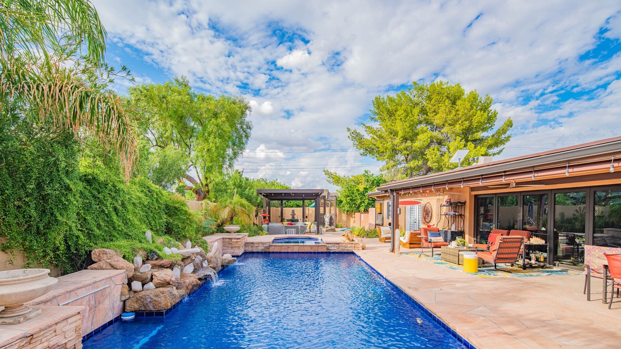 Photo of Outdoor in Paradise Valley Village