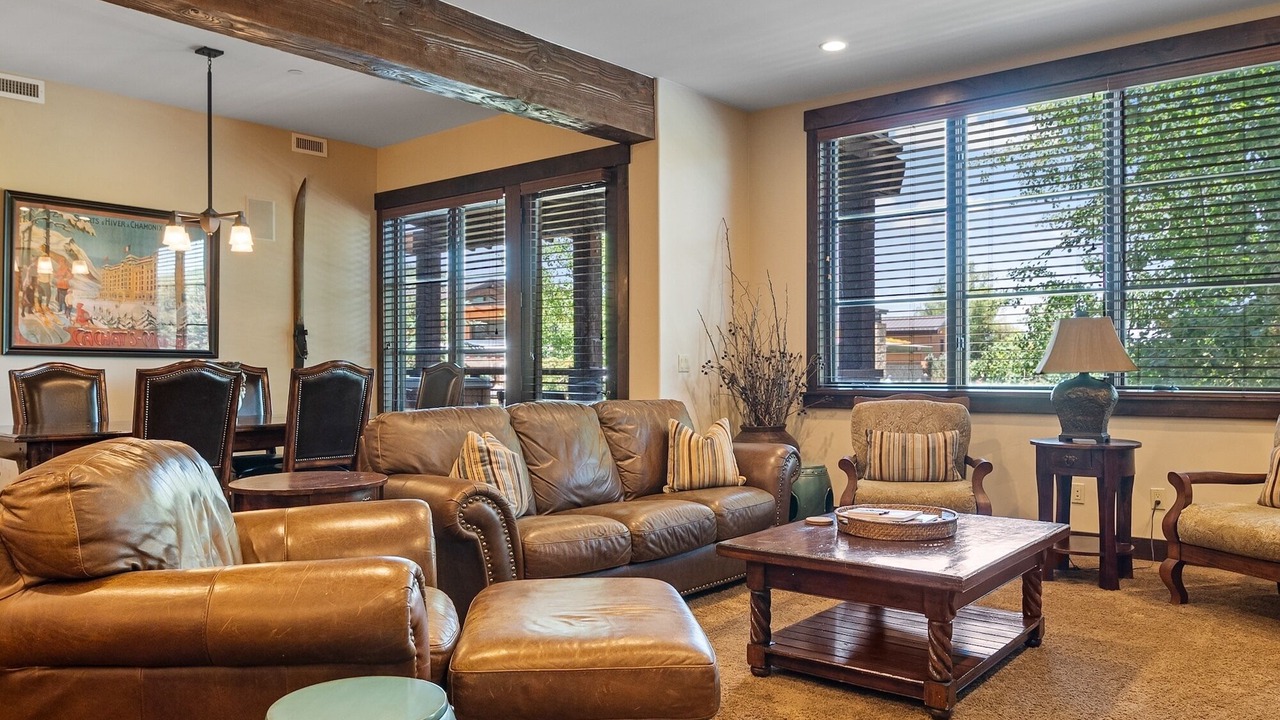 Photo of Livingroom in North Park City