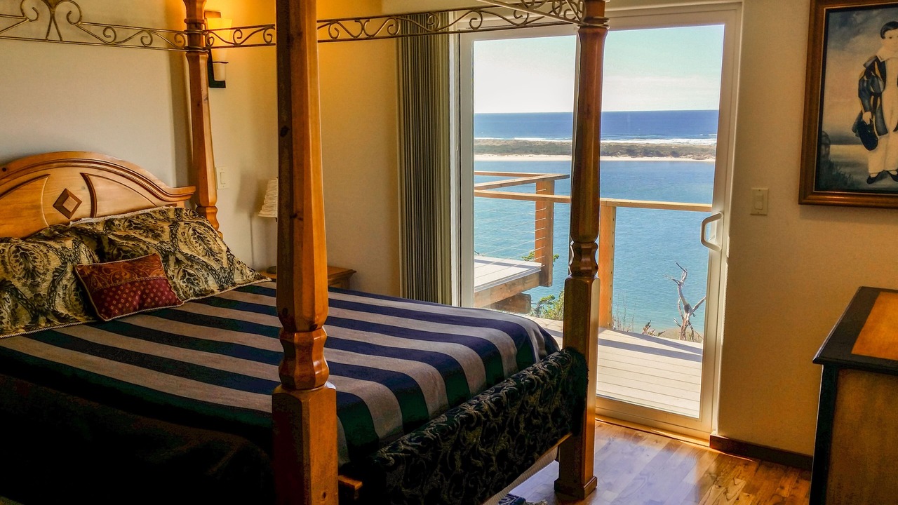 Photo of Bedroom in Netarts