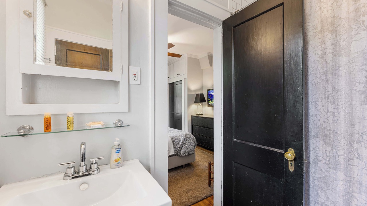 Photo of Bathroom in Cherry