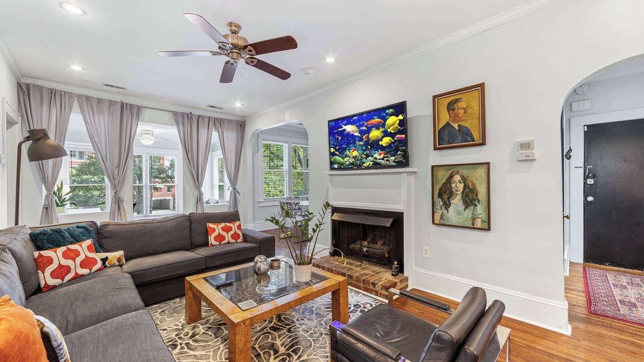 Photo of Livingroom in Cherry