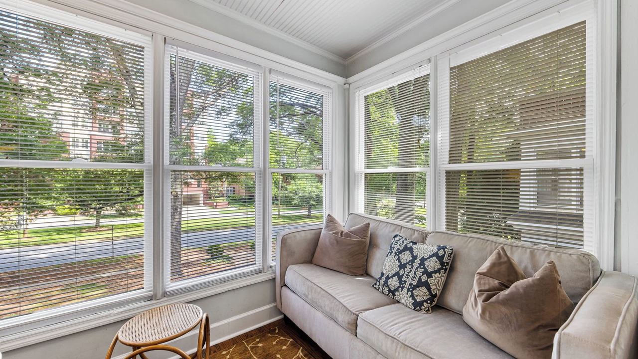 Photo of Livingroom in Cherry