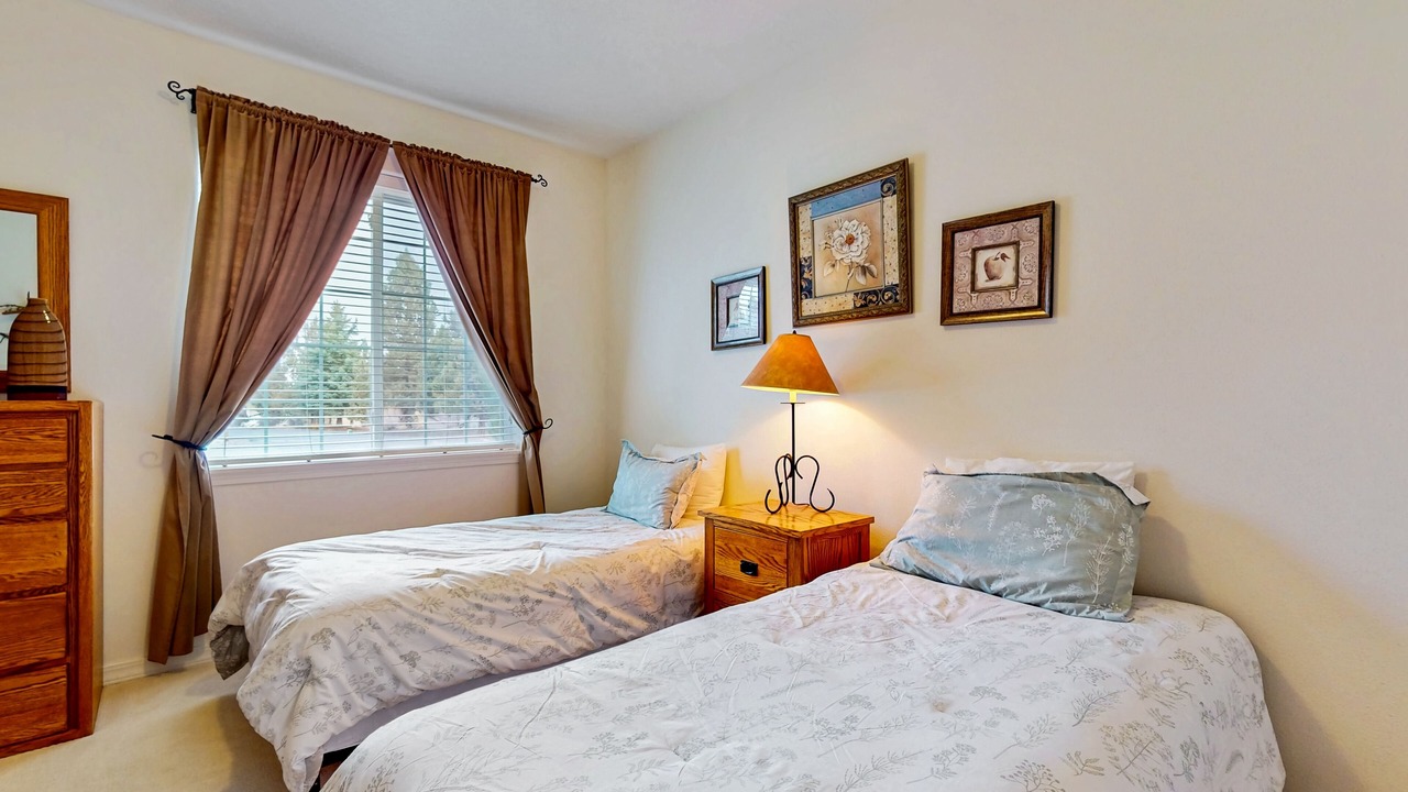 Photo of Bedroom in Sisters