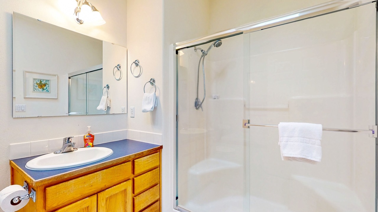 Photo of Bathroom in Sisters