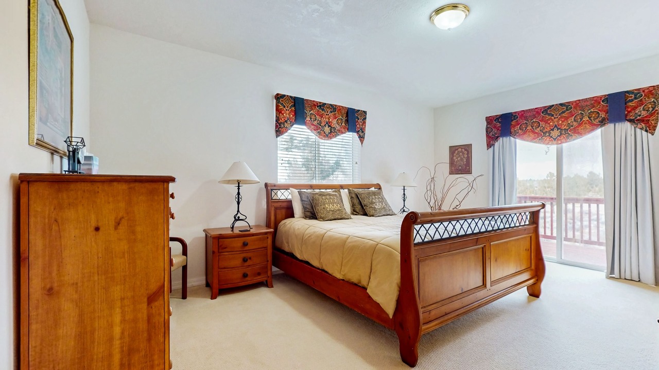 Photo of Bedroom in Sisters