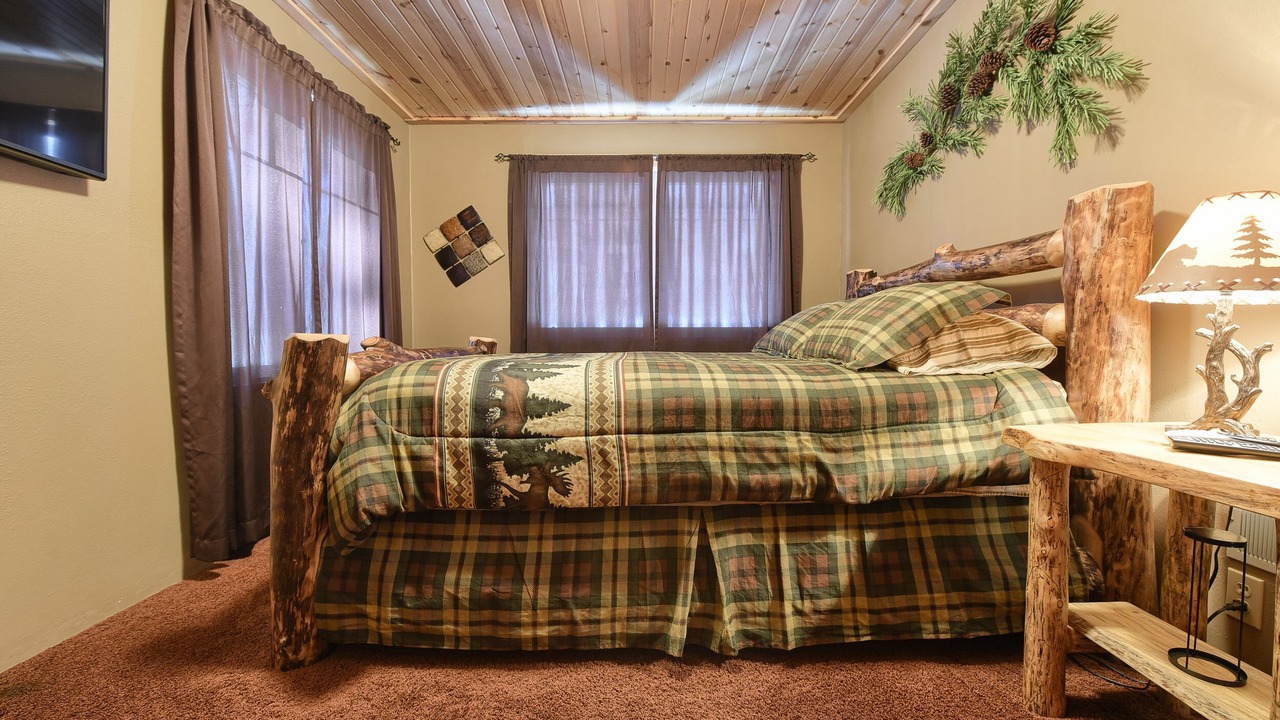 Photo of Bedroom in Lead