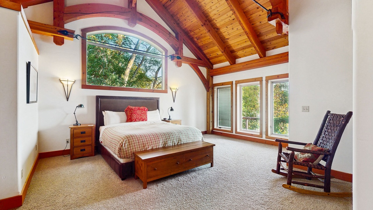 Photo of Bedroom in Sandpoint
