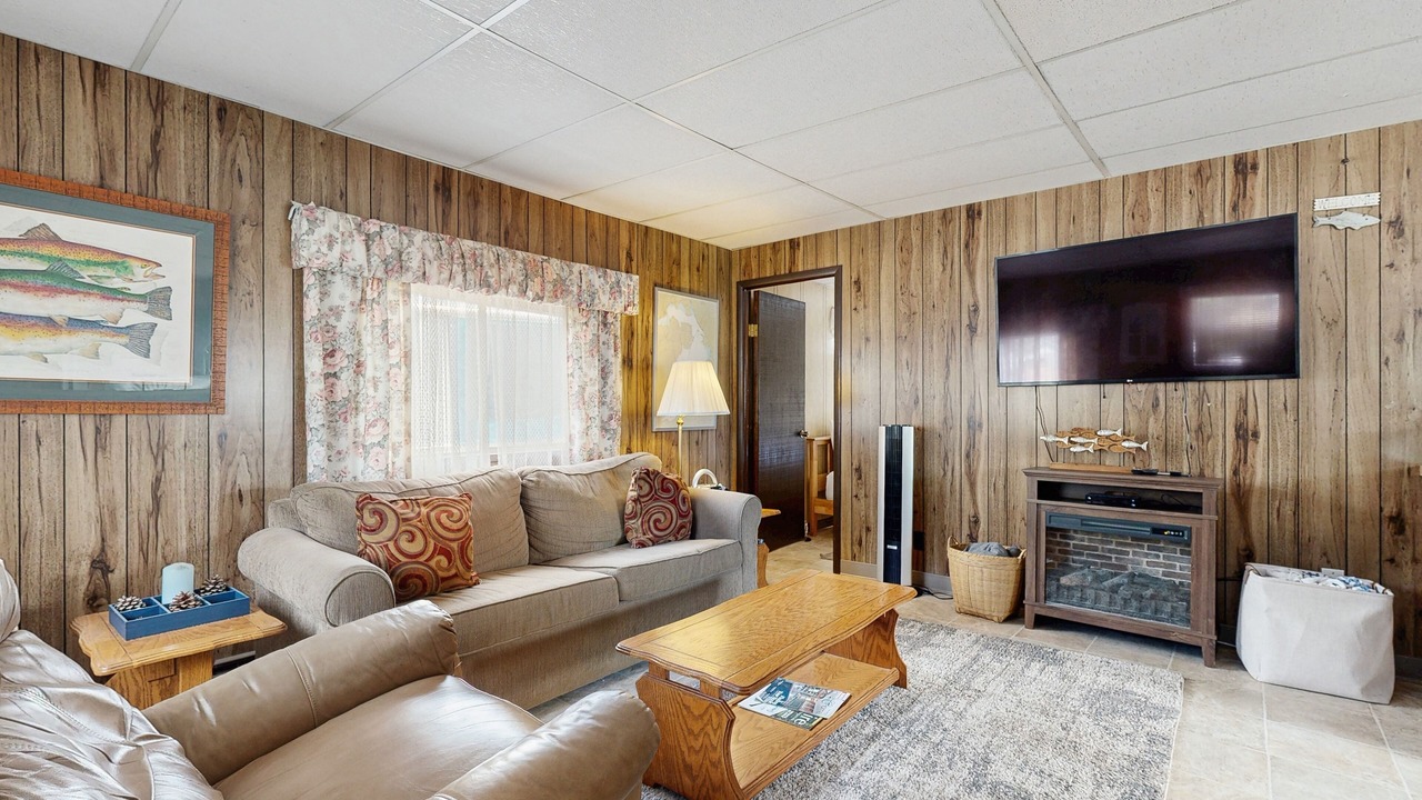 Photo of Livingroom in Bayview