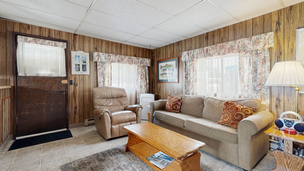 Photo of Livingroom in Bayview