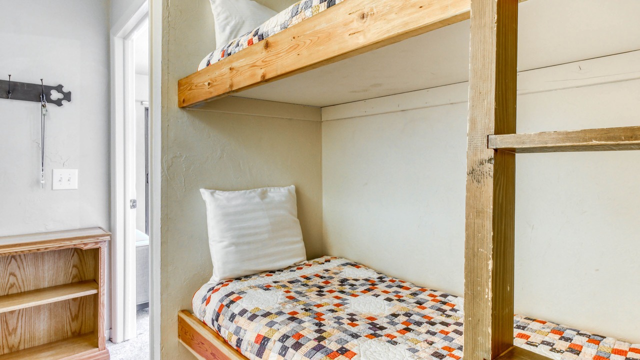 Photo of Bedroom in Warm Springs