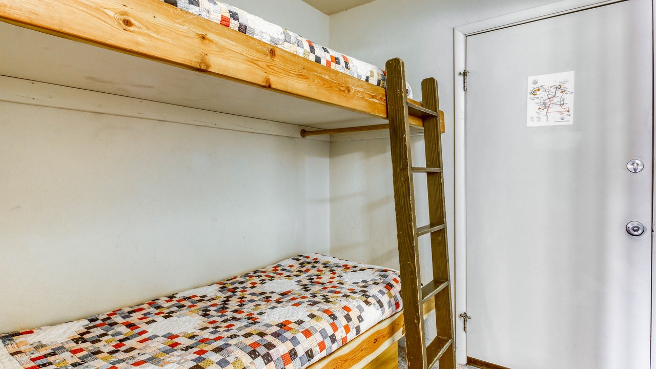 Photo of Bedroom in Warm Springs