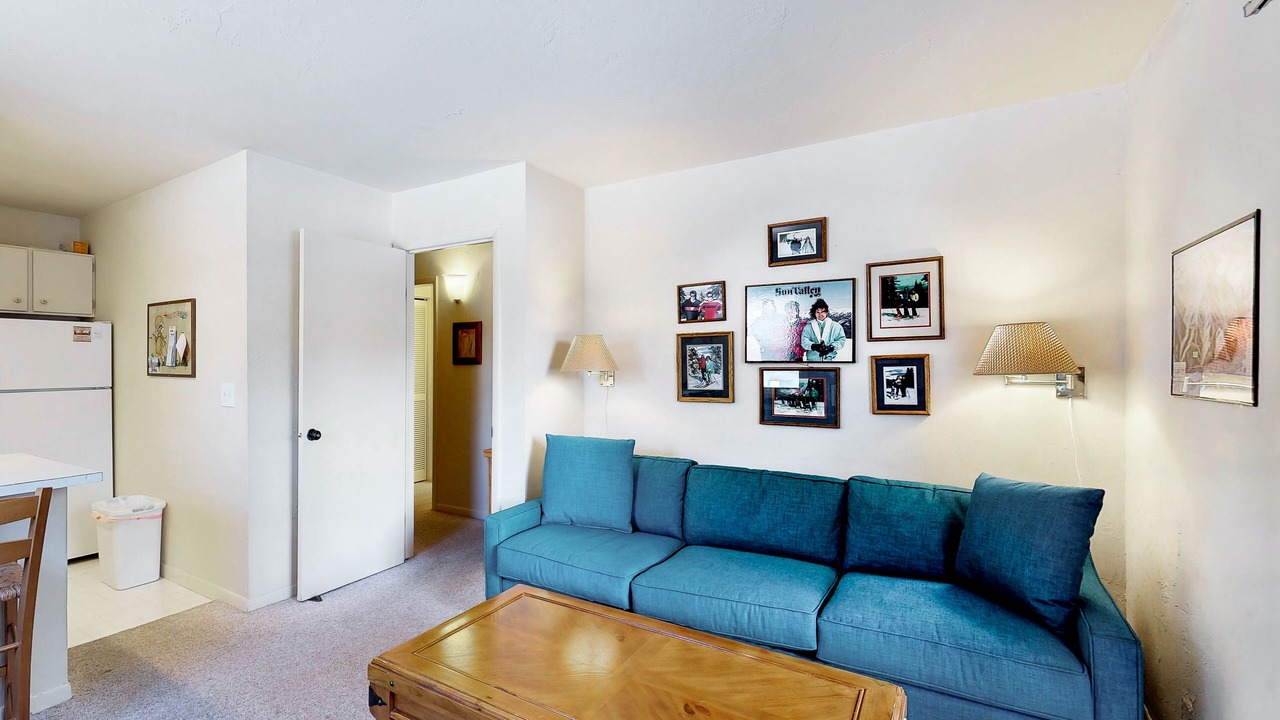 Photo of Livingroom in Warm Springs