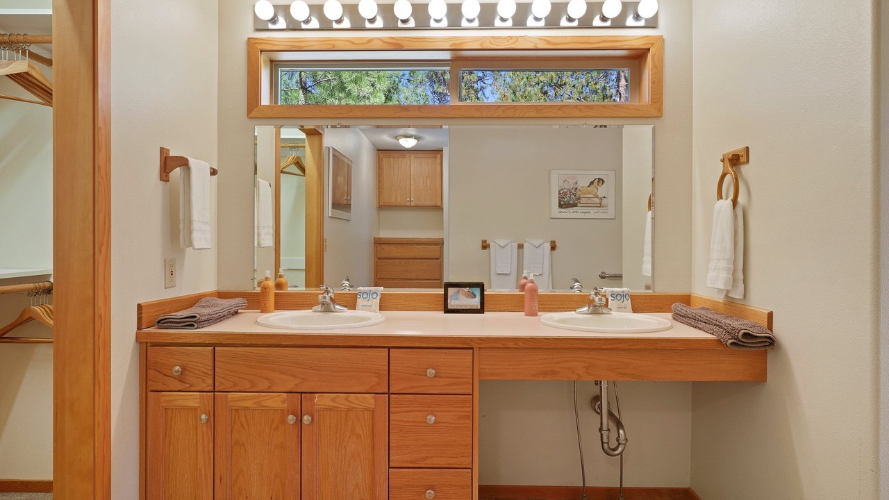 Photo of Bathroom in Sunriver