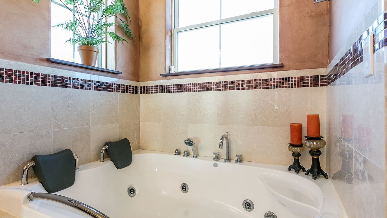 Photo of Bathroom in Sands Of Kahala Beach