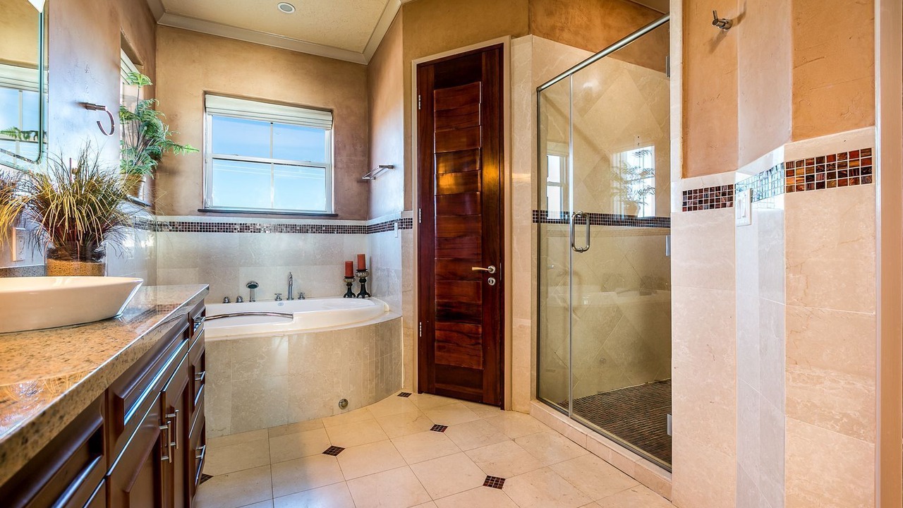 Photo of Bathroom in Sands Of Kahala Beach