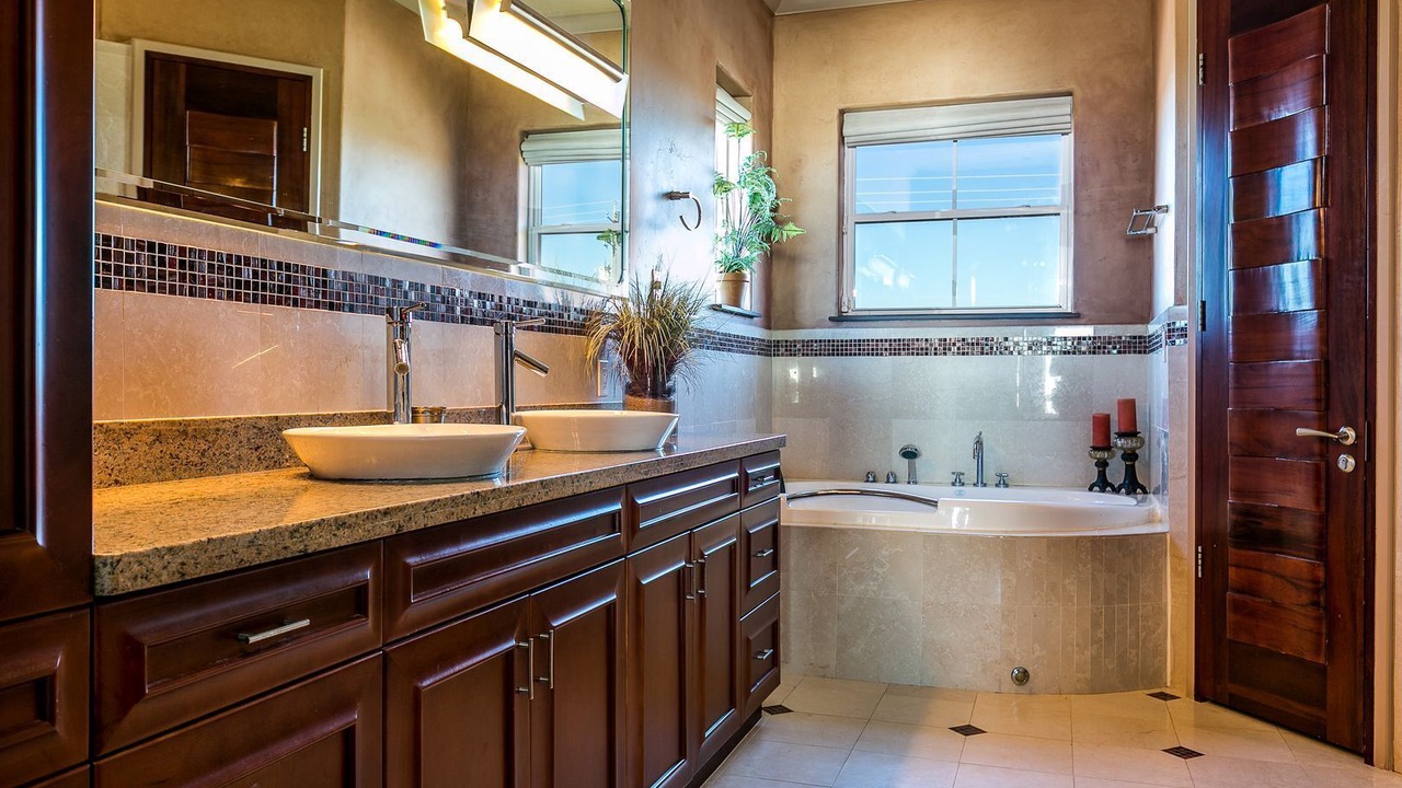 Photo of Bathroom in Sands Of Kahala Beach