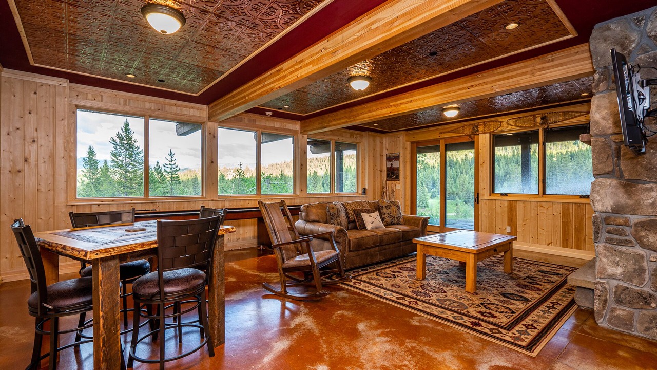 Photo of Livingroom in Gallatin Gateway