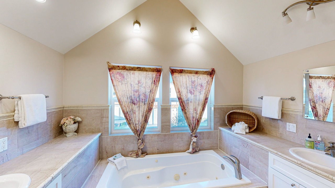 Photo of Bathroom in Roads End