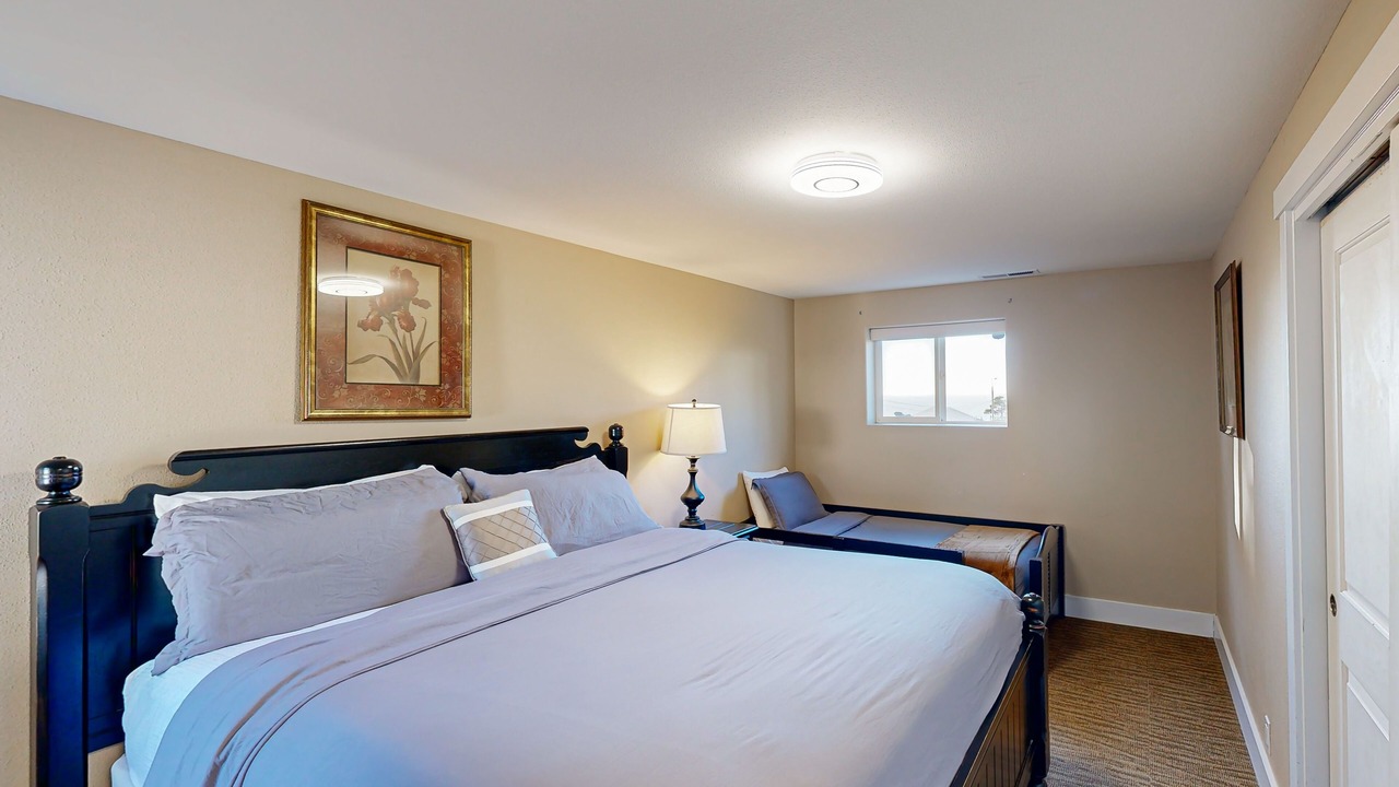 Photo of Bedroom in Roads End